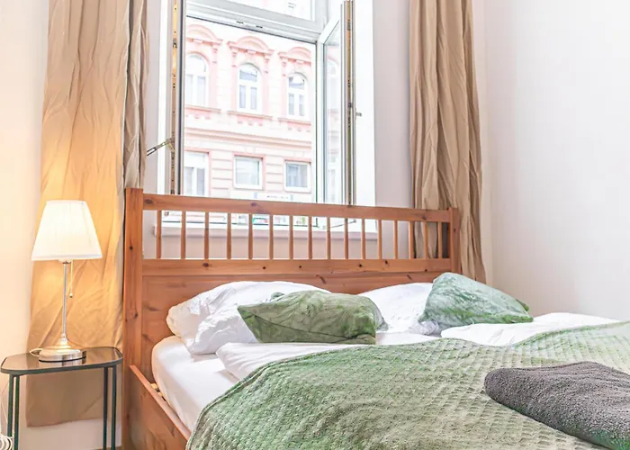 Cozy 3-bedroom In Apartment